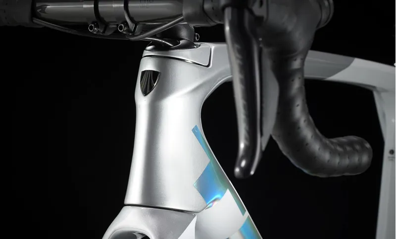 Trek Emonda SL 7 Road Bike in White-2